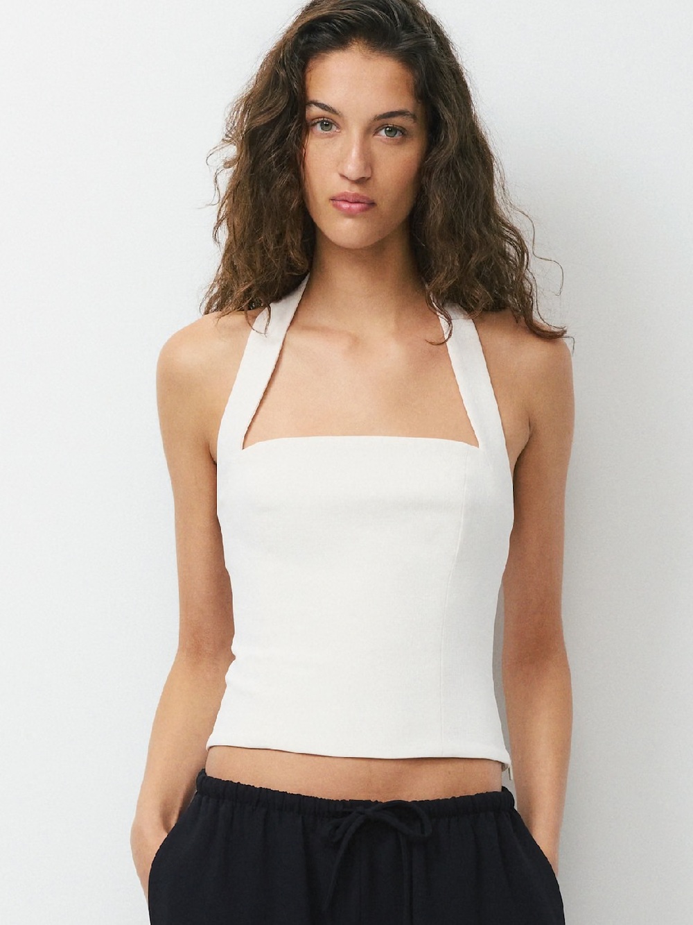 Aritzia Whisper Halter Top - Crepette in White (XS)